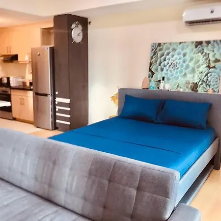 Cozy View Bgc Staycation