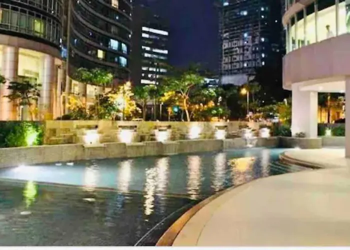 Cozy View Bgc Staycation *